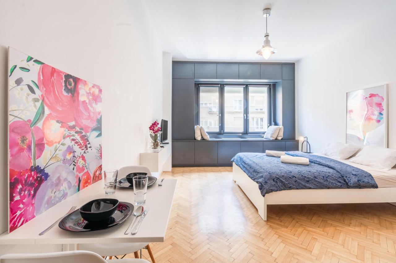 Bright Studio With Parliament View, Free Parking Budapest Kültér fotó