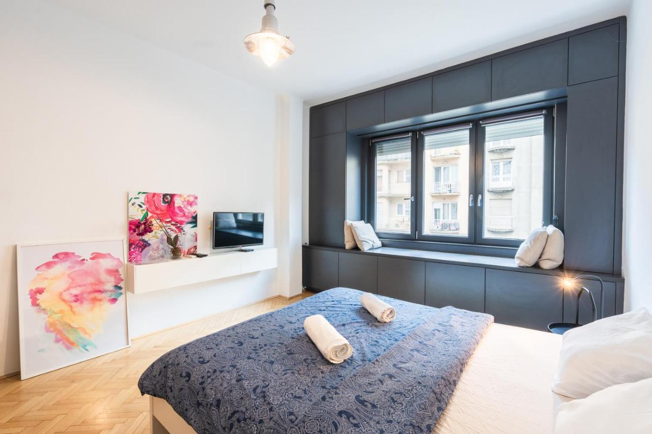 Bright Studio With Parliament View, Free Parking Budapest Kültér fotó