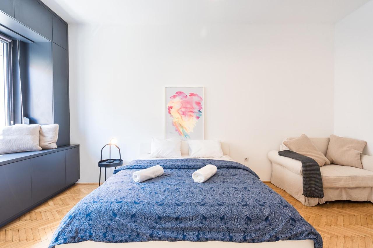 Bright Studio With Parliament View, Free Parking Budapest Kültér fotó