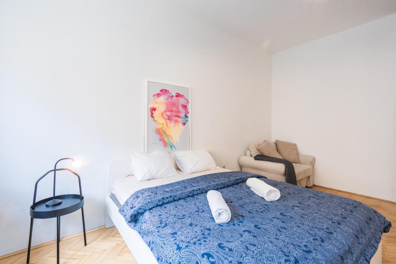 Bright Studio With Parliament View, Free Parking Budapest Kültér fotó