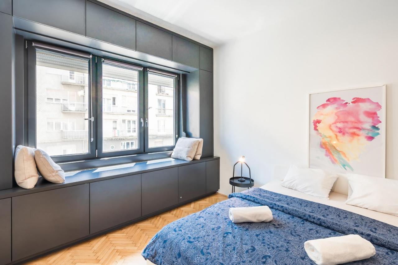 Bright Studio With Parliament View, Free Parking Budapest Kültér fotó
